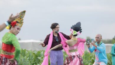 Tarian Lahbako Warnai Fashion Show JKCI, Jeremy Thomas Ikut Menari