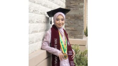 Disiplin Kerjakan Tugas, Iva Wisudawati Faperta UIJ Raih IPK 3,96