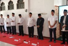 Pelepasan Calon Jemaah Haji UIN KHAS Jember Penuh Haru, Prof Hepni Sampaikan Pesan Menyentuh