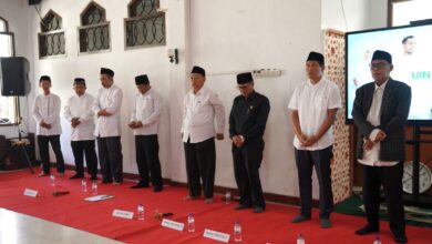 Pelepasan Calon Jemaah Haji UIN KHAS Jember Penuh Haru, Prof Hepni Sampaikan Pesan Menyentuh