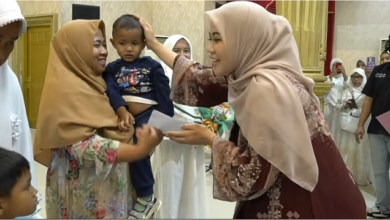 Muslimat NU dan Pemkab Jember Bersinergi di Hari Sosial, Nyai Kam: Kami Siap Bangun Jember yang Religius